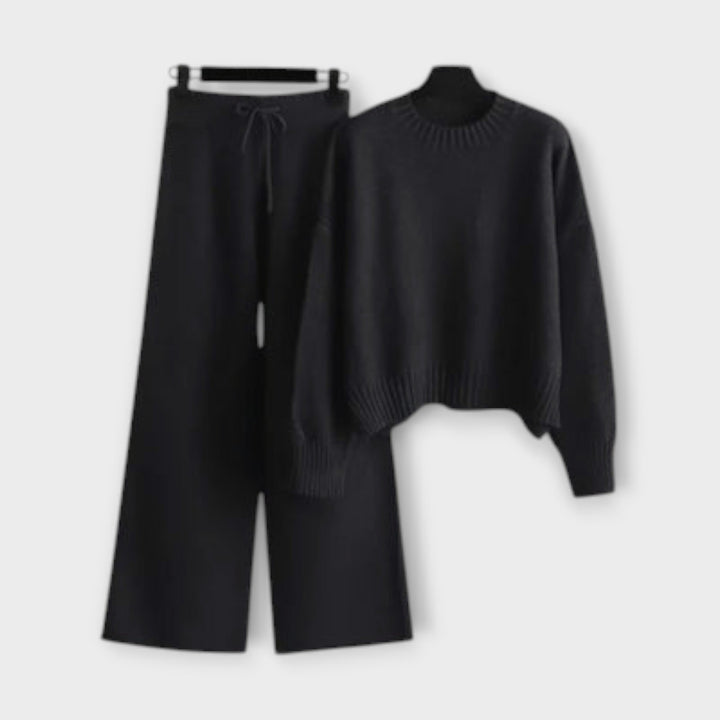 Estela - Rentoutumiseen sopiva brodeerattu asu
