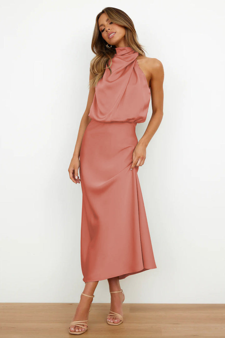 Tyra | Elegantti iltapuku, jossa on halterneck
